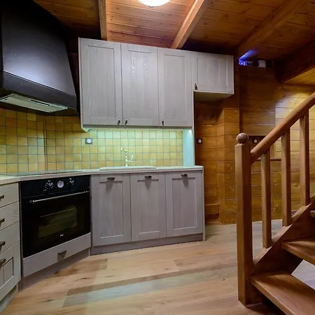 Kallisto Mountain House I アパート